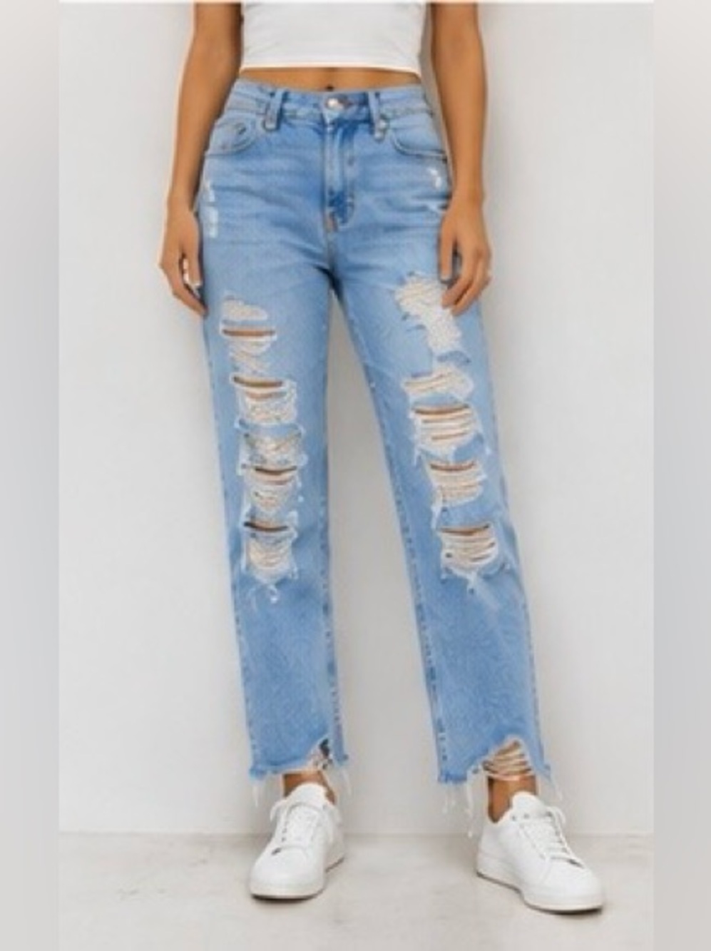 American Eagle Size 2 Short Light Wash Distressed Ripped Stretch Jeans - Picture 6 of 12